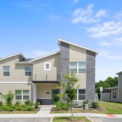 5BR lake view home w/ pool & resort perks
