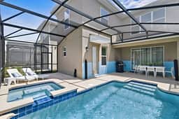 Family escape w/ private pool & hot tub - Imagen 2