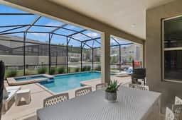 6BR Large family villa w/ pool, spa & playroom
