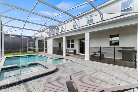 Disney-Themed Mansion | Pool + Spa | Home Theater - Imagem 2