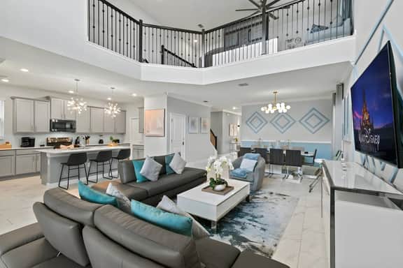 5BR themed home w/ pool, lake & gym access